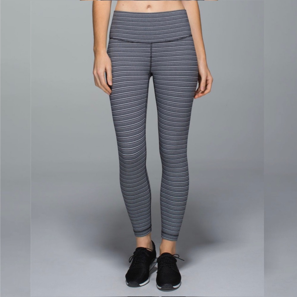 Lululemon 6 High Times Textured Striped Pant Legging Black White